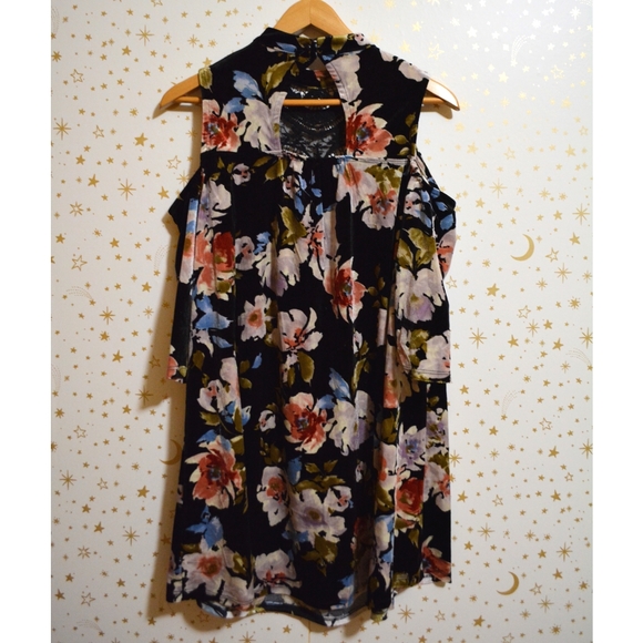 NWT Floral Velvet Lace Cold Shoulder Dress Small - Picture 2 of 8